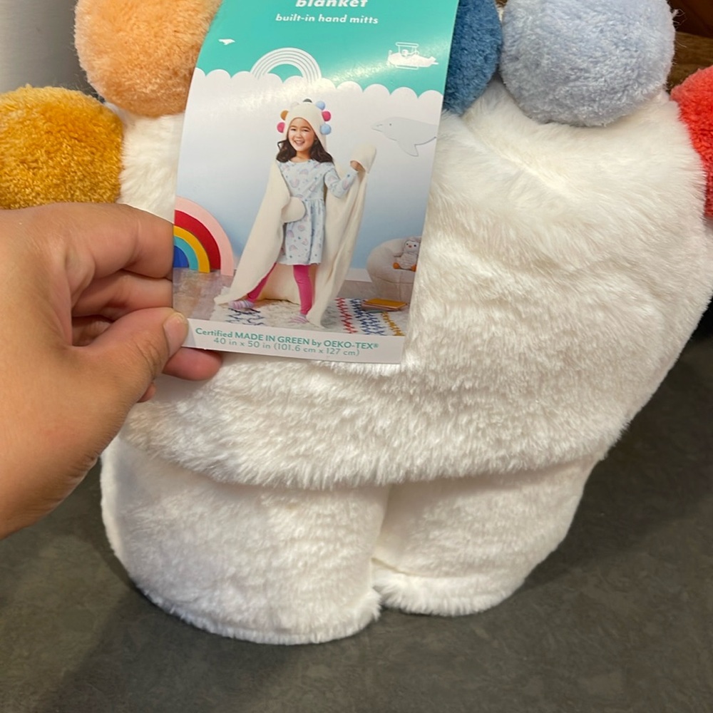 Pillowfort Pom Hooded White Blanket nwt